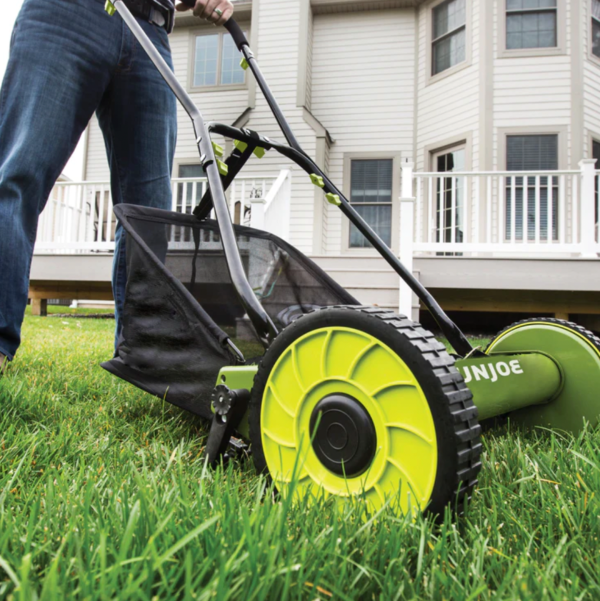 Restored Sun Joe MJ500M | In-Store Exclusive | Manual Reel Mower w/ Grass Catcher | 16 inch (Refurbished) - Image 2